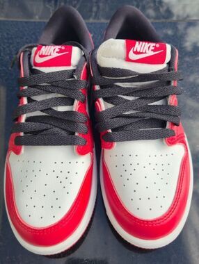 Nike Air Jordan 1 Low OG Chicago Black Toe Sneakers Size 1Y